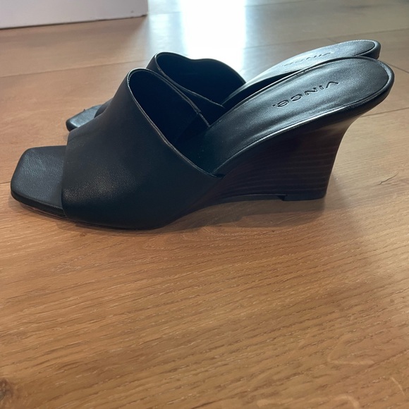 Vince Women’s Heels - Picture 2 of 4